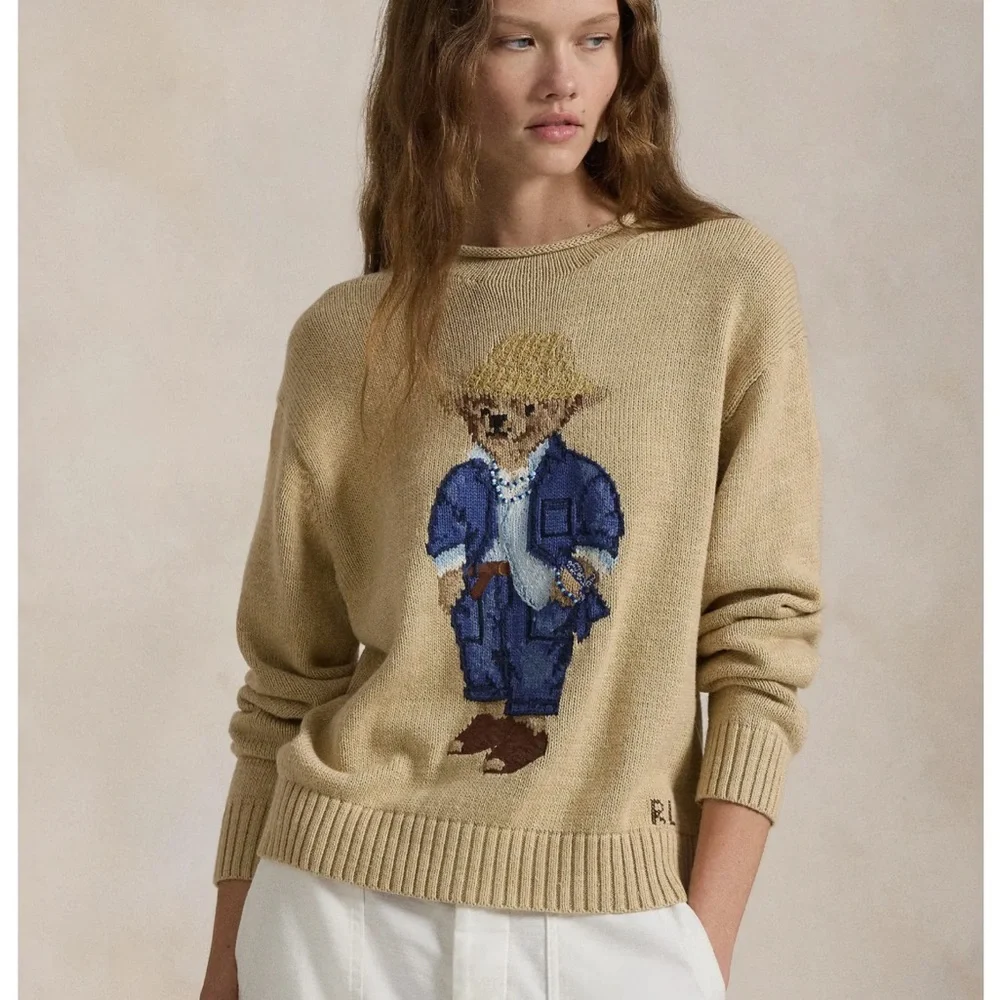 Intarsia Bear Embellished Cotton
Crewneck Sweater
Polo Ralph Lauren - Picture 1 of 3
